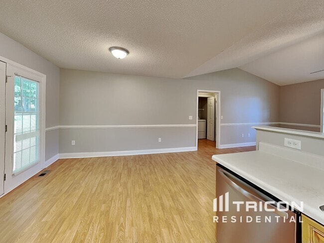 Building Photo - 657 Beavers Cove Ln NW