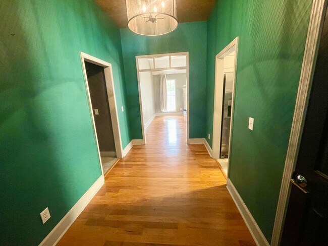 Building Photo - 3/2 For Rent in Germantown School District!