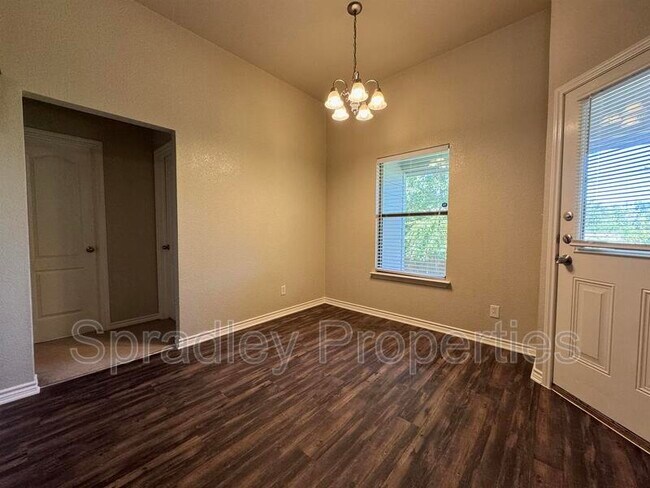 Foto del edificio - 4504 Canyon Ridge Dr