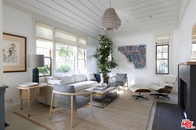 Building Photo - 2331 5th St