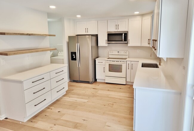 Foto del edificio - 3 Bed / 2-1/2 Bath Single Family Home