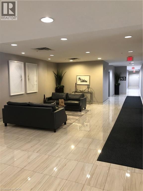 Building Photo - 85 Robinson St