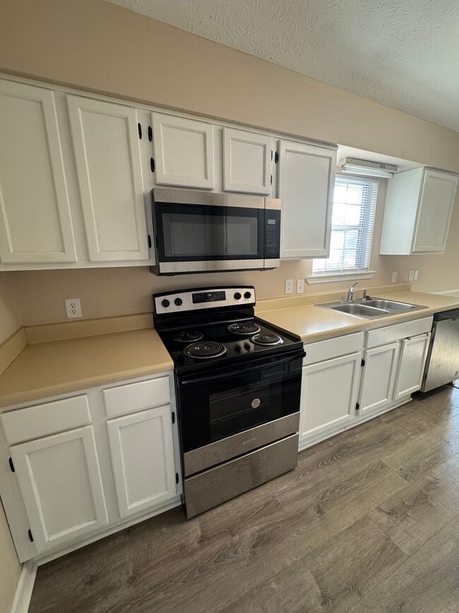 Building Photo - Move-In Ready 3 Bedroom 2 Bath Home in Antioch!