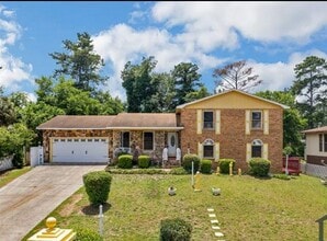 Building Photo - 2970 Armstrong Dr