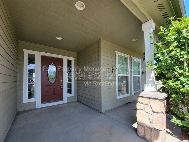 Foto del edificio - 4003 Segovia Dr