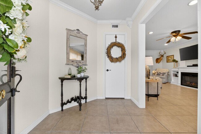 Building Photo - 609 Peerman Pl