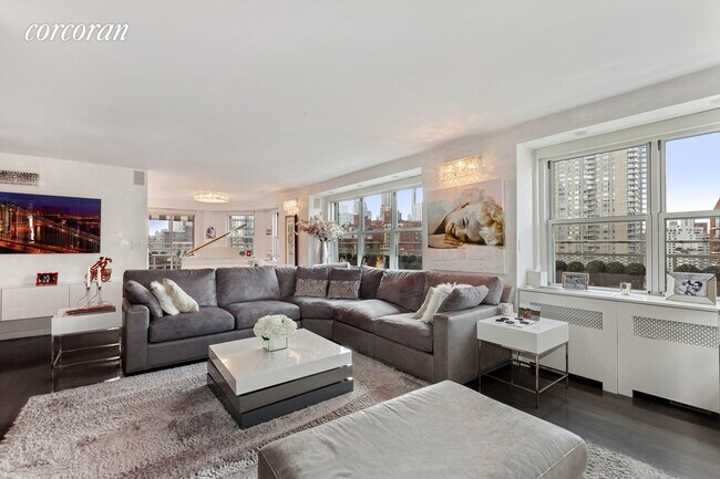 Building Photo - 401 E 74th St