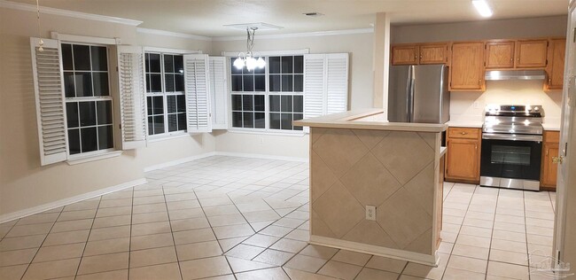Building Photo - 5915 N Bay Point Dr