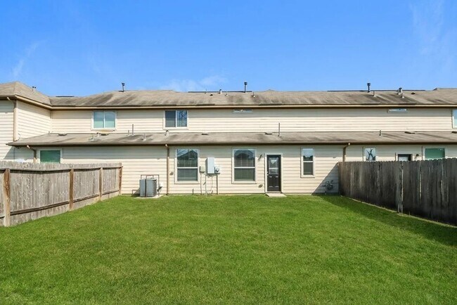 Building Photo - 9611 Fabia Court