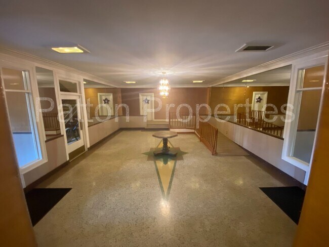 Foto del edificio - Five Points/ Wales Garden Condo