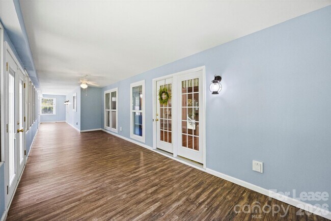 Foto del edificio - 5639 White Store Rd