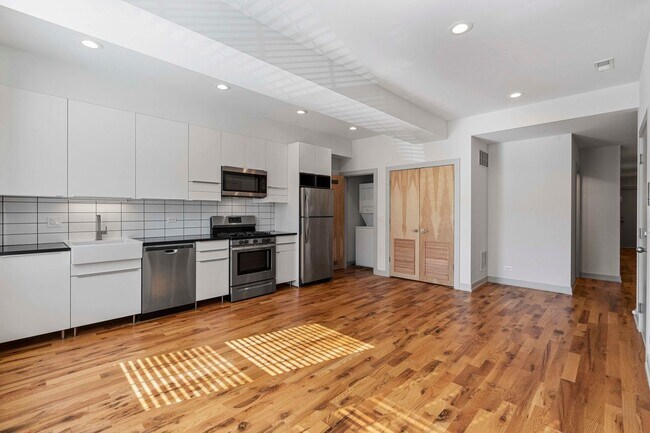 Building Photo - 4408 S Calumet Ave