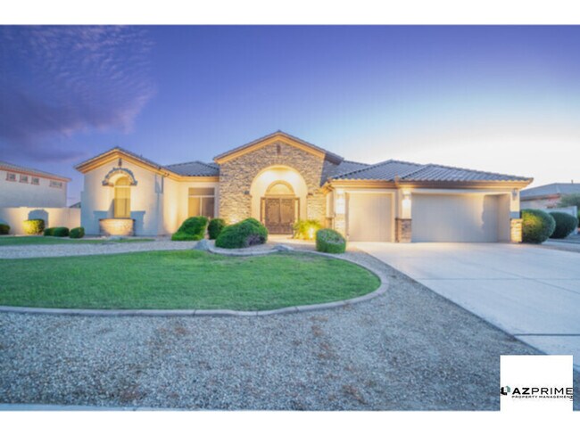 Building Photo - Experience Unparalleled Luxury in this Stunning 4/3 Fully-furnished Custom Home in Litchfield Park.