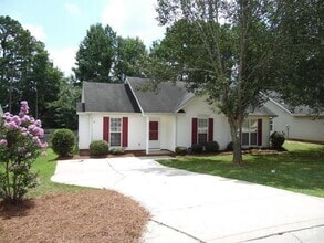 Building Photo - 657 Montgomery Dr