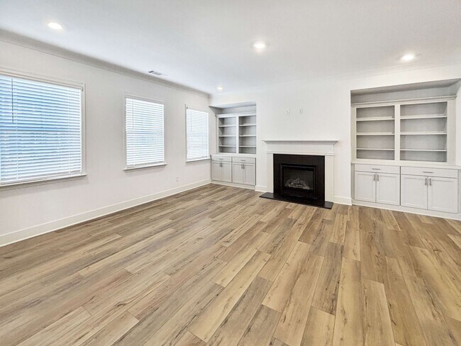 Building Photo - Brand New 4 BR/ 3.5 BA Home in Woodstock!