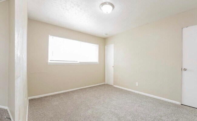 Foto del edificio - 9302 Lillian Ln