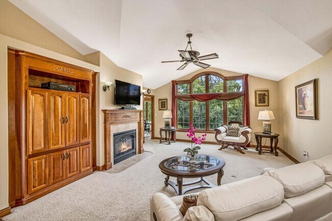 Building Photo - W162N5492 Westwind Dr