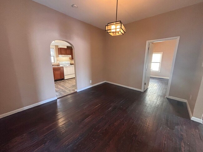 Building Photo - 926 Catalpa Dr