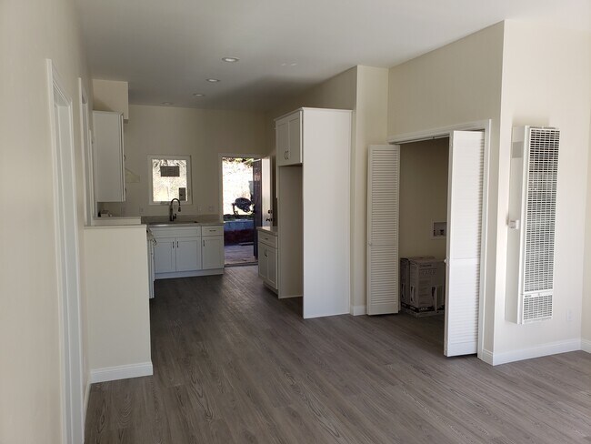 Foto del edificio - 315 Hillside Ct