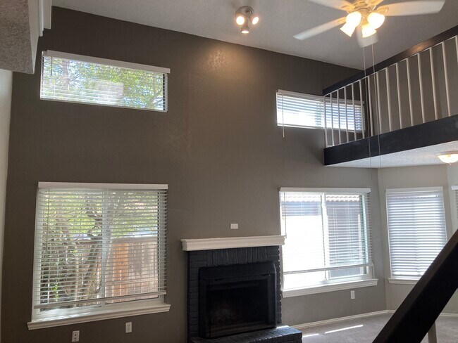 Foto del edificio - 18040 Midway Rd
