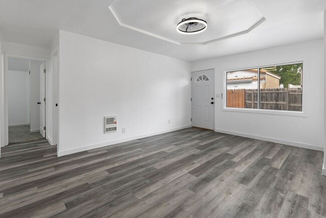 Building Photo - 611 Kimlin Dr