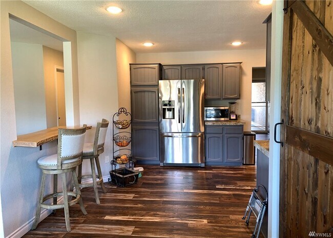 Building Photo - 9715 NE Juanita Dr