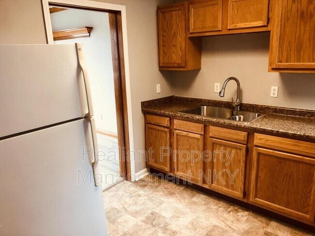 Foto del edificio - 324 E 47th St