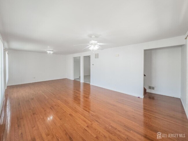 Foto del edificio - 105 Lowell St