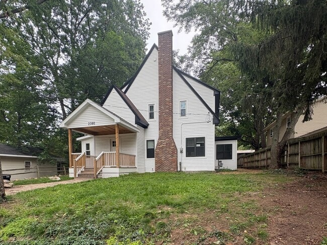 Foto del edificio - 2390 Crestview Dr SW