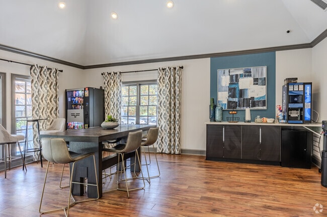 Clubroom - Clairmont Reserve Apartment Homes