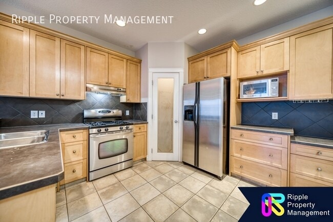 Photo du bâtiment - Modern 2 Beds, 2.5 Baths TownHouse | 2 Pet...