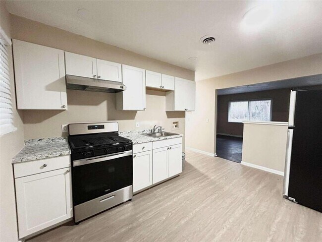 Building Photo - 6450 Raymond Dr