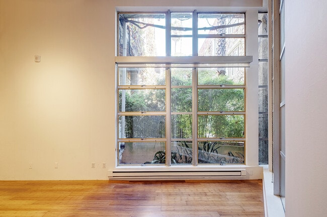 Building Photo - 461 2nd St