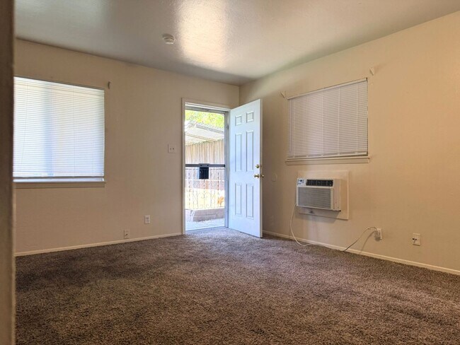 Foto del edificio - Cozy Studio With Designated Carport!