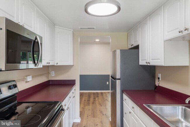 Foto del edificio - 338 Charred Oak Ct
