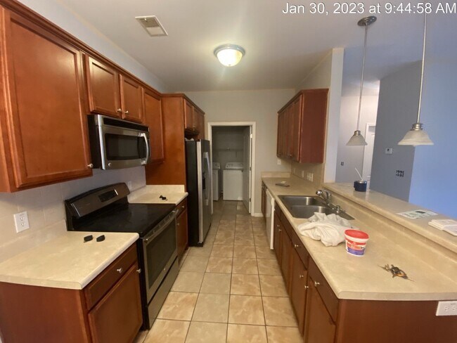 Foto del edificio - 2525 McArthur Landing Cir