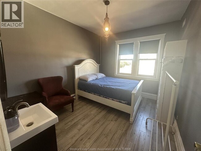 Photo du bâtiment - 1478 Wyandotte St E