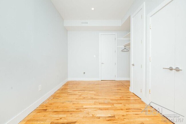 Building Photo - 1068 Bedford Ave
