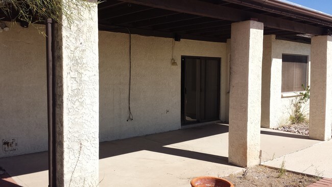 Building Photo - 4445 N Camino Gacela