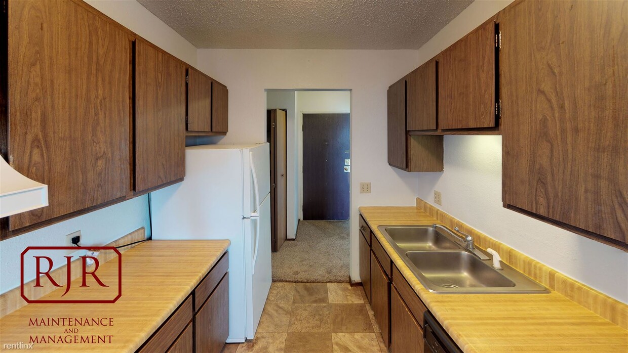 Primary Photo - 103 E Bismarck Expy