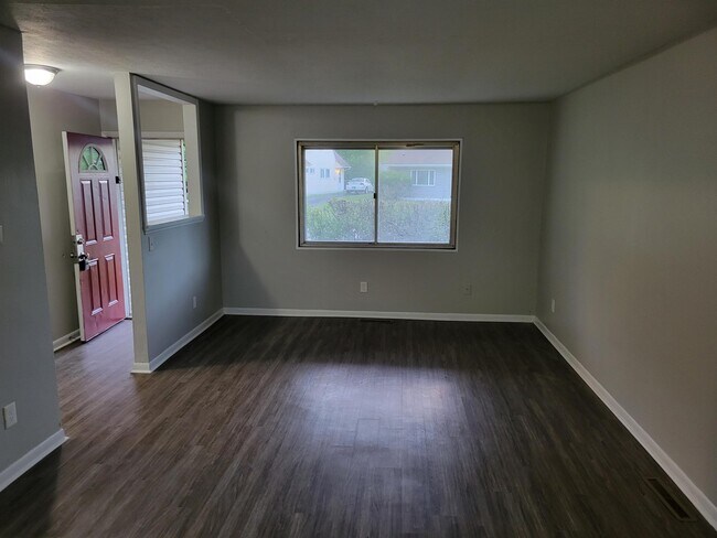 Building Photo - 2289 Hanna Dr