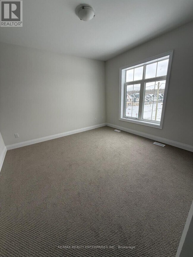 Building Photo - 9 Herbert Ave