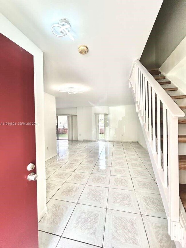 Foto del edificio - 8775 Park Blvd