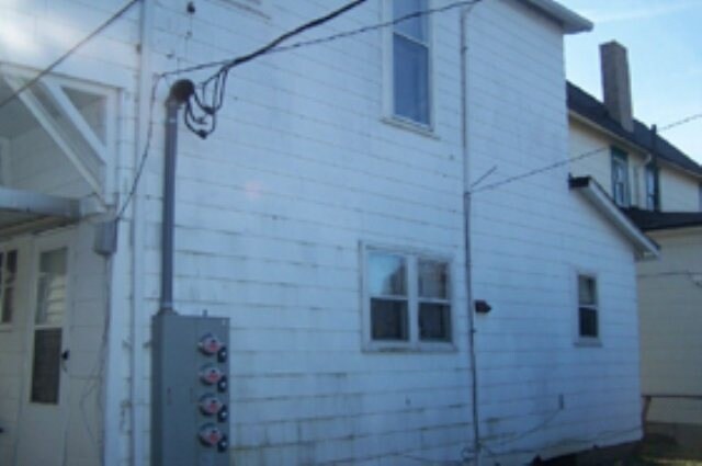 Building Photo - 422 W Howard St