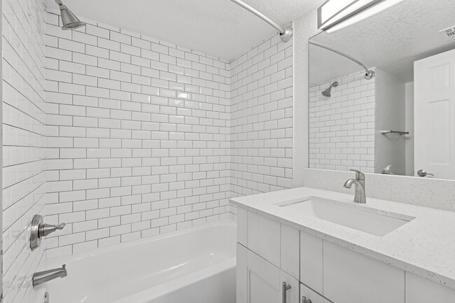 Building Photo - The William at Westshore