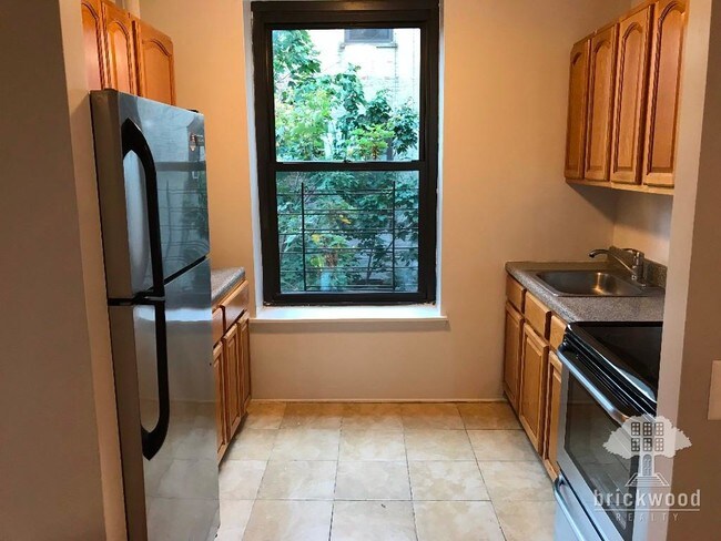Foto del edificio - 2225 Ditmas Ave