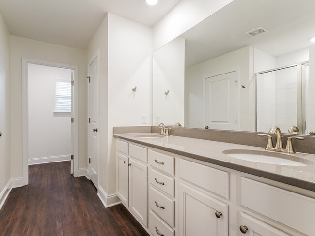 Building Photo - 127 Marin Dr
