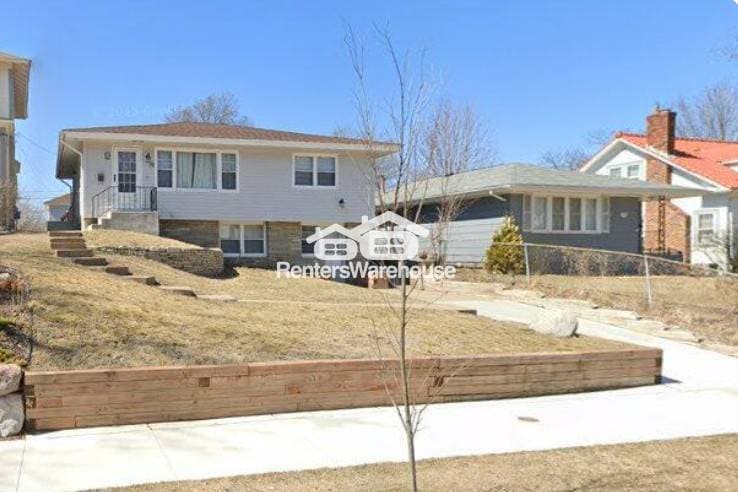 Primary Photo - 26 15th Ave N