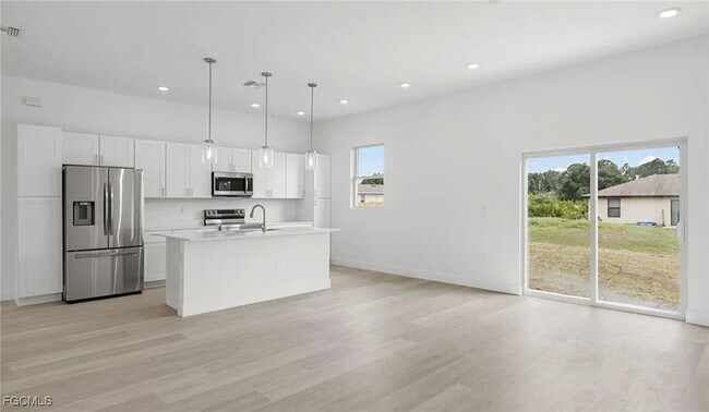 Foto del edificio - 4103 Nora Ave S