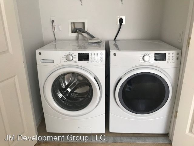 Building Photo - 2 br, 2.5 bath House - 304 Bridgeview Drive